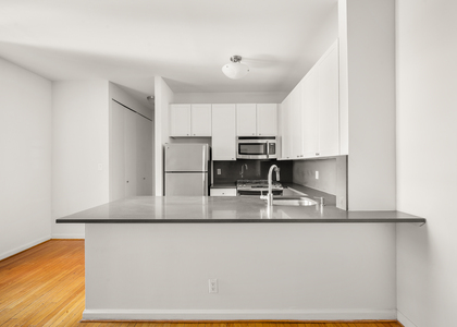 Madison Avenue - Photo 1