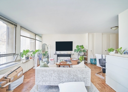 300 E 33rd Street - Photo 1