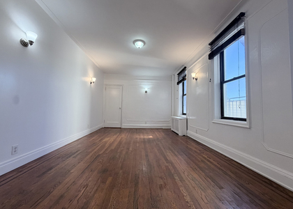 35th Avenue - Photo 1