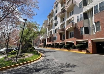 301 S Reynolds Street - Photo 1