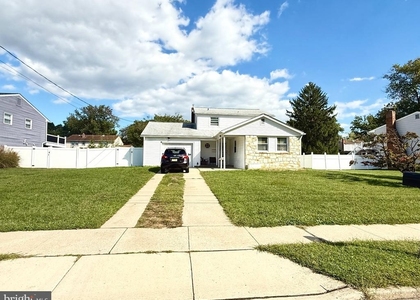 237 5th Avenue W - Photo 1