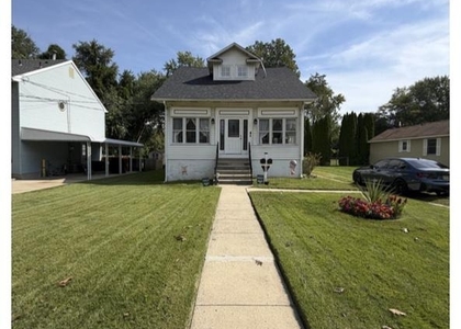 323 Monroe Avenue - Photo 1