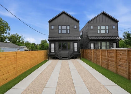218 E 37th Street - Photo 1
