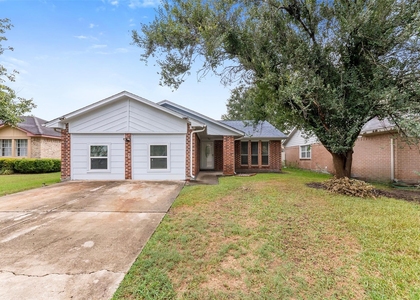 7427 Londres Drive - Photo 1