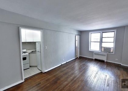 East 58 Street - Photo 1