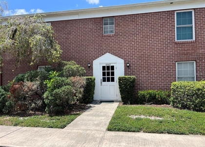 8542 10th Street N - Photo 1