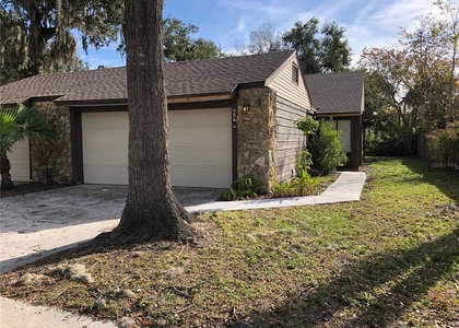 906 Robinhood Court - Photo 1