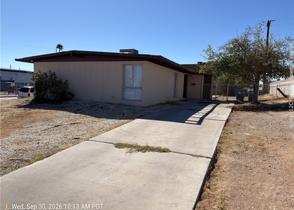 1663 El Segundo Avenue - Photo 1