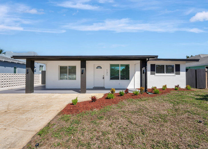 131 Se 4th Avenue - Photo 1
