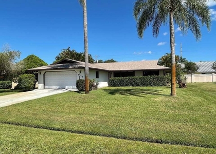 1315 Se Petunia Avenue - Photo 1