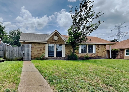 7313 Pineberry Road - Photo 1