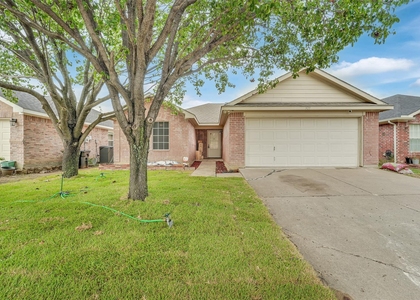 321 Dakota Drive - Photo 1