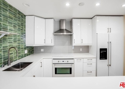 10433 Wilshire Boulevard - Photo 1