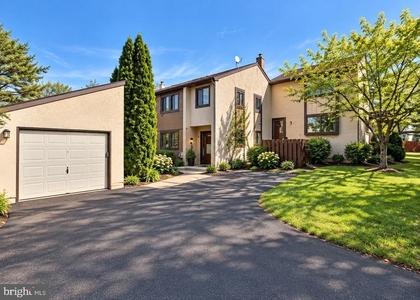 110 Palace Court - Photo 1