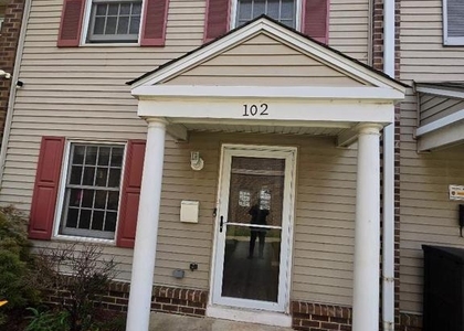 102 Royal Court Lane N - Photo 1