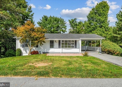 809 E D Street - Photo 1