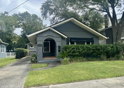 1423 Ingleside Avenue - Photo 1