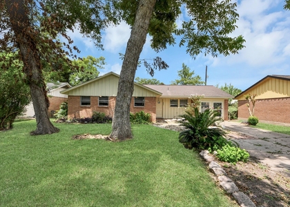 505 Jasmine Street - Photo 1