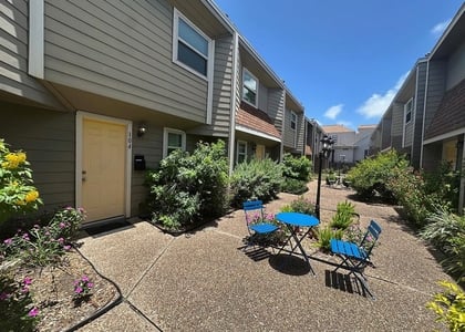 424 15th Street - Photo 1