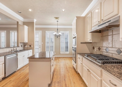 2811 Val Verde Park - Photo 1