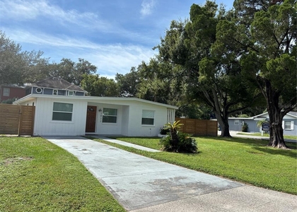 2822 W Leila Avenue - Photo 1