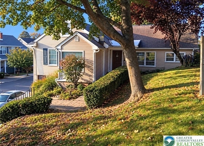1213 Stanley Street - Photo 1
