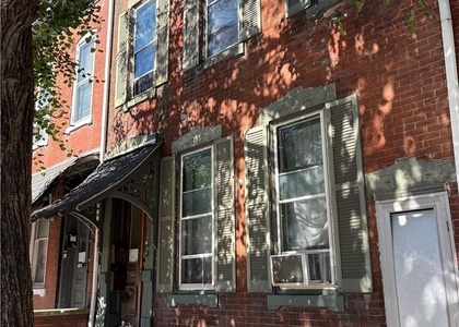 1137 Linden Street - Photo 1
