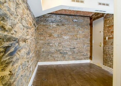 Mott Street - Photo 1