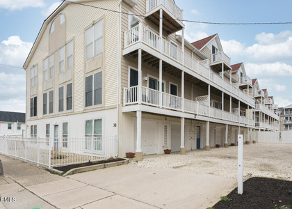 32 Webster Avenue - Photo 1