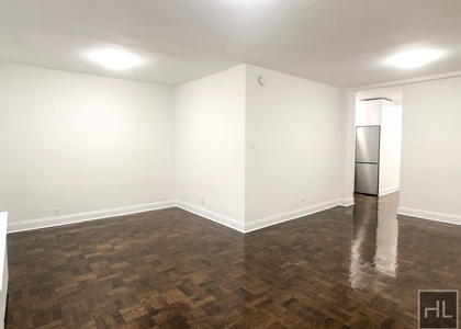 East 55 Street - Photo 1