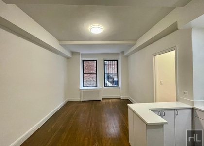East 46 Street - Photo 1