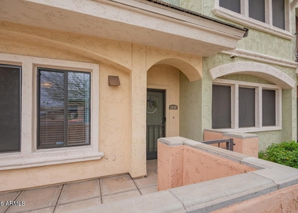 10757 N 74th Street - Photo 1