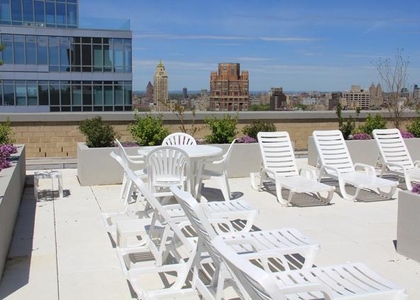 East 75th Street - Photo 1