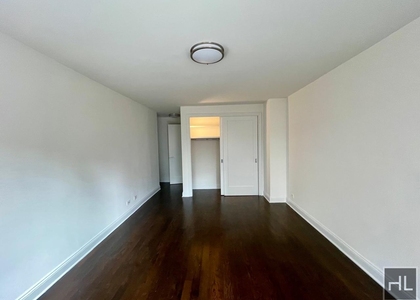 E 16 St - Photo 1