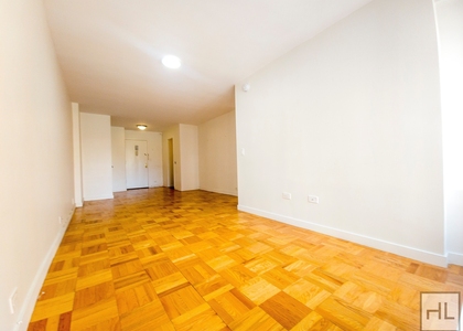 Fourth Avenue - Photo 1