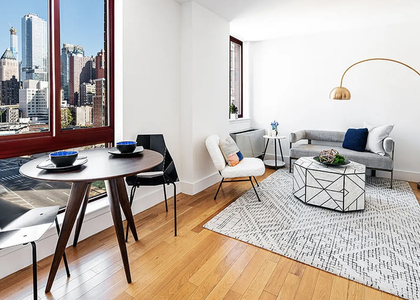West 35th Street - Photo 1