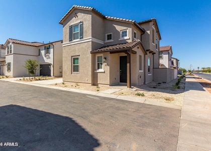 9909 E Tahoe Avenue - Photo 1