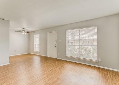 2200 W Lowden Street - Photo 1