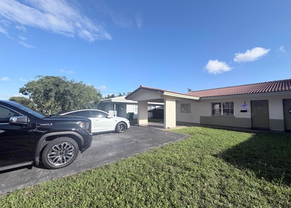 11260 Nw 39th Street - Photo 1