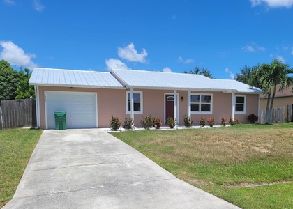 955 Sw Gwendolen Terrace - Photo 1