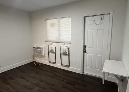 2300 Nw 6th Street - Photo 1
