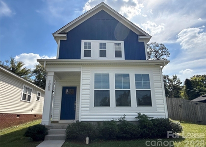 1009 Justice Avenue - Photo 1