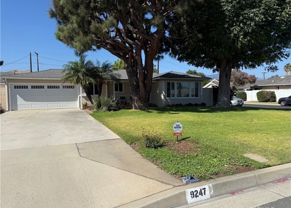 9247 Blackley - Photo 1