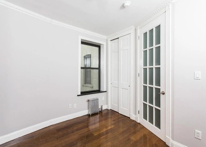 East 100th Street - Photo 1