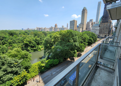 40 Central Park S - Photo 1