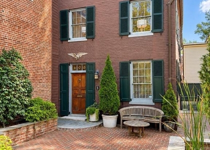 403 S Fairfax Street - Photo 1