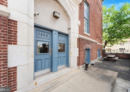 1050 E Montgomery Avenue - Photo 1
