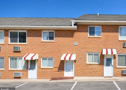 200 E Chestnut Street - Photo 1