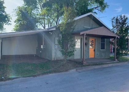 906 Haysel St - Photo 1