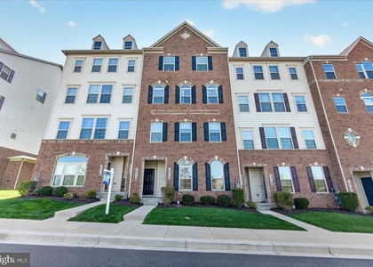 10115 Fosset Street - Photo 1